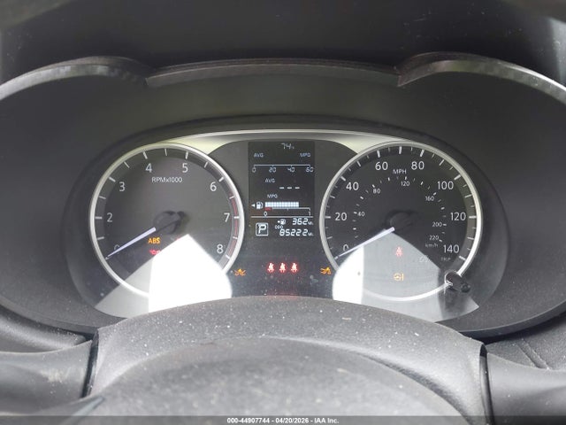 Nissan Versa 1.6 S
