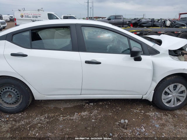 Nissan Versa 1.6 S