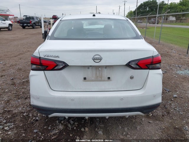 Nissan Versa 1.6 S