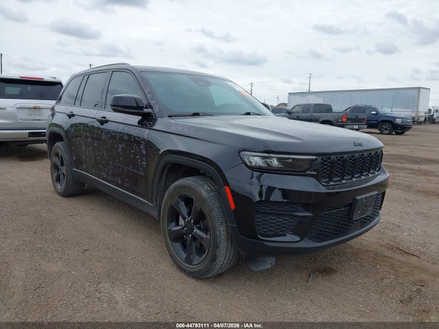Salvage Jeep Grand Cherokee Image