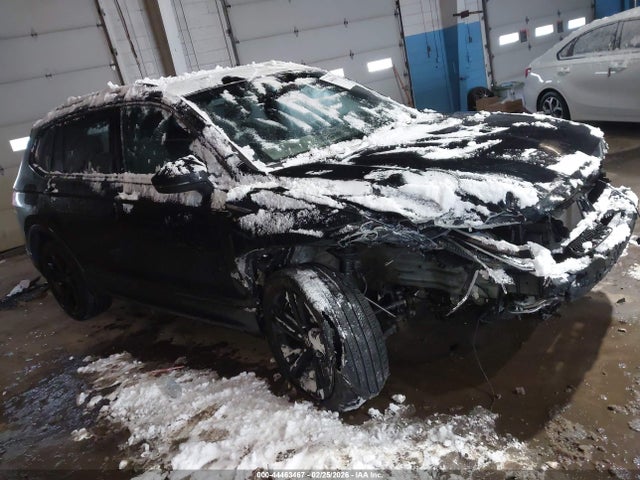 Salvage Volkswagen Tiguan Image