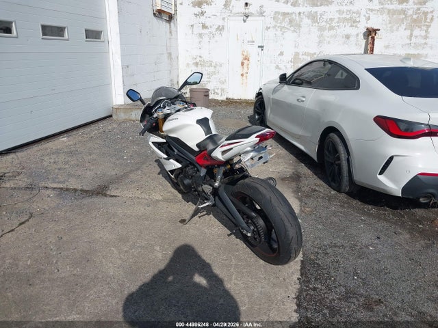 Triumph Daytona
