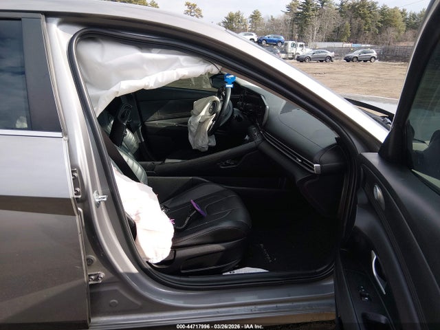 Hyundai ELANTRA Limited