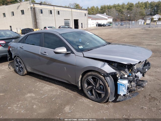 Salvage Hyundai ELANTRA Image