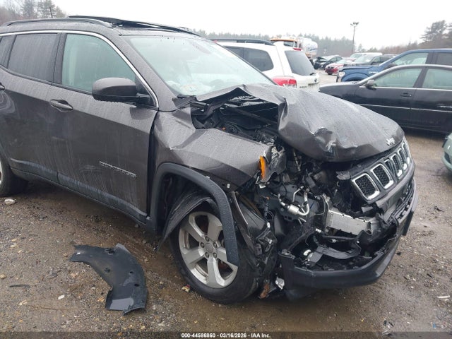 Salvage Jeep Compass Image