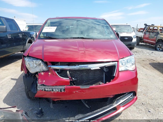 Chrysler Town & Country Touring-l