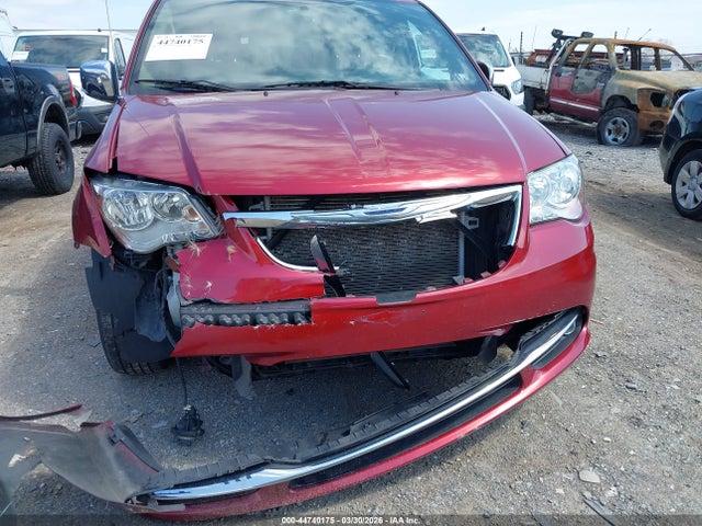 Chrysler Town & Country Touring-l