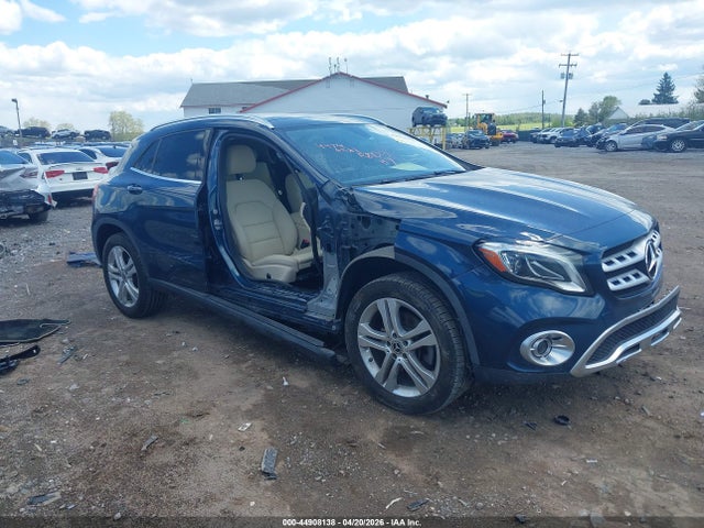 Salvage Mercedes-Benz GLA Image