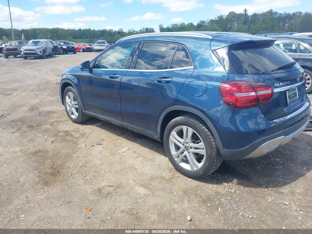 Mercedes-Benz GLA 4matic
