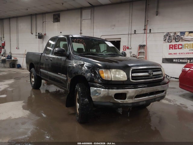 Salvage Toyota Tundra Image