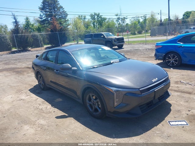 Salvage Kia K4 Image