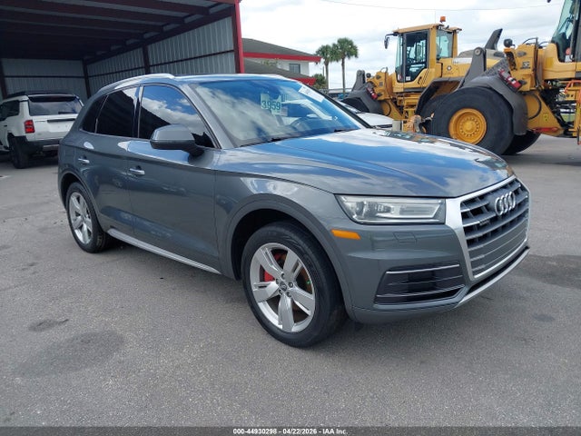 Salvage Audi Q5 Image