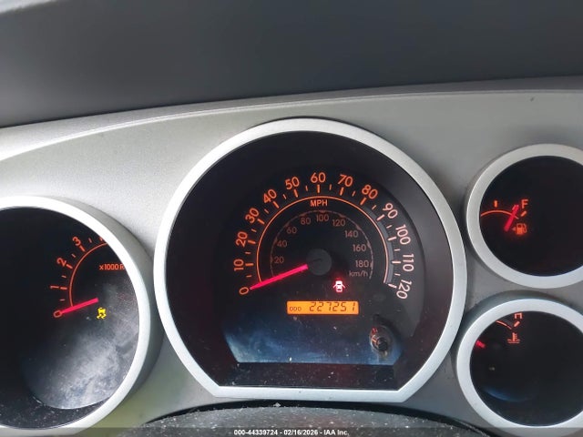 Toyota Sequoia Sr5 5.7l V8