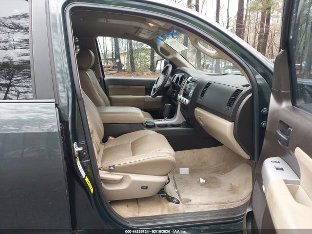 Toyota Sequoia Sr5 5.7l V8