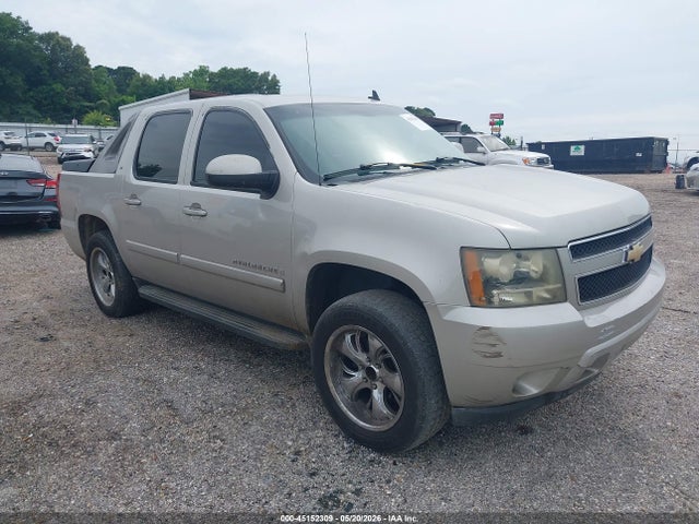 Salvage Chevrolet Avalanche 1500 Image