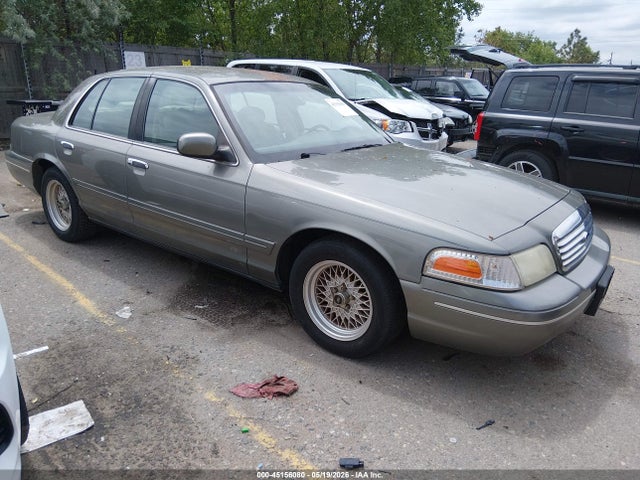 Salvage Ford Crown Victoria Image