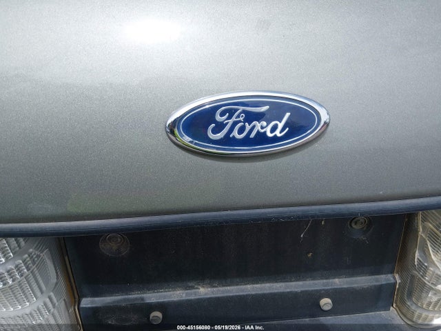 Ford Crown Victoria Lx