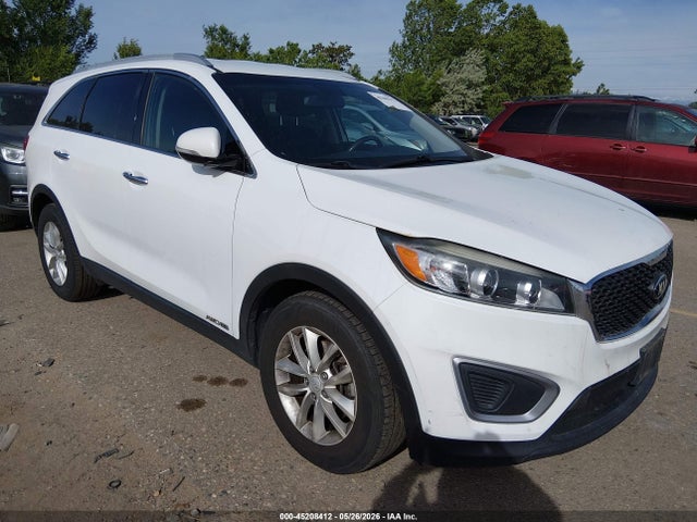 Salvage Kia Sorento Image