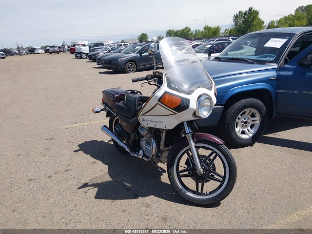 Salvage Honda Gl500 Image