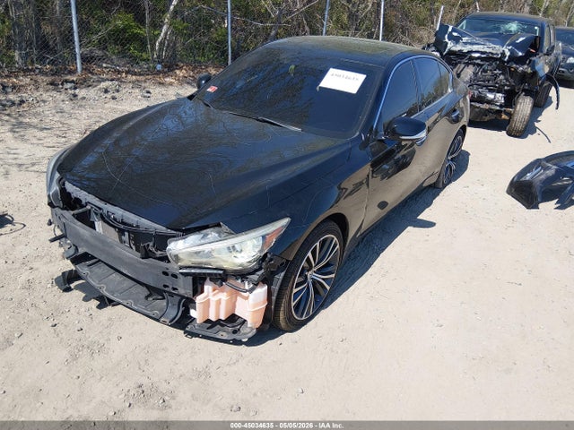 INFINITI Q50 Premium