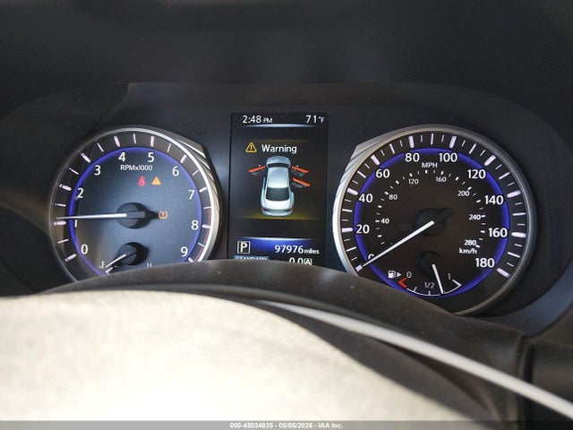INFINITI Q50 Premium