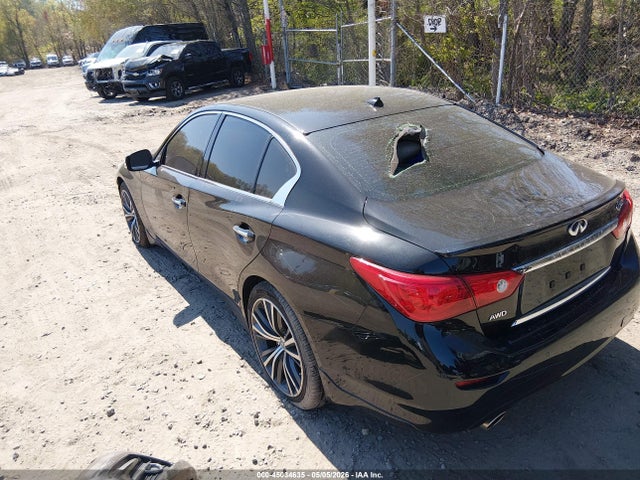INFINITI Q50 Premium