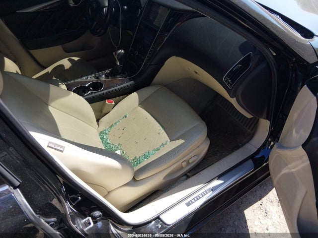 INFINITI Q50 Premium