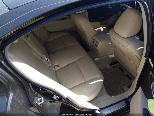 INFINITI Q50 Premium