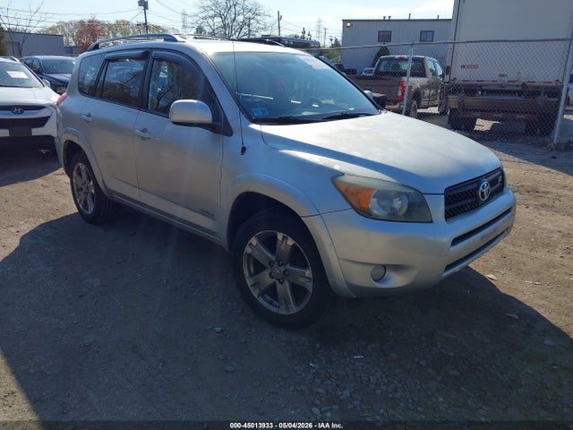 Salvage Toyota RAV4 Image