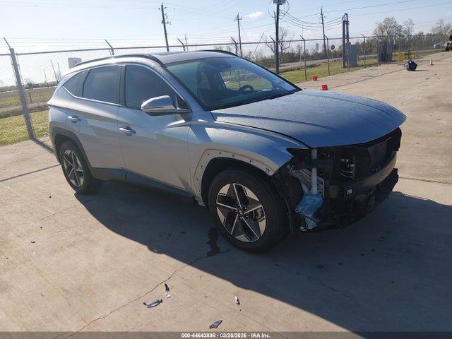 Salvage Hyundai TUCSON Image