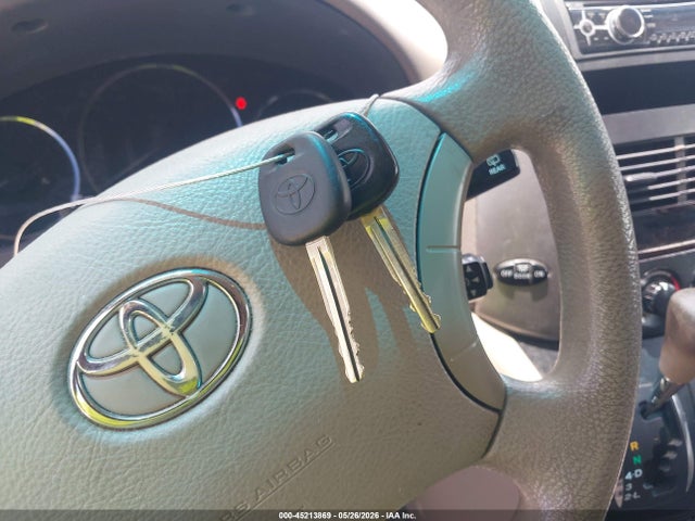 Toyota Sienna Le