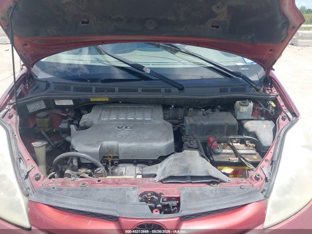 Toyota Sienna Le