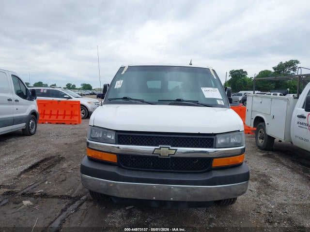 Chevrolet Express Lt