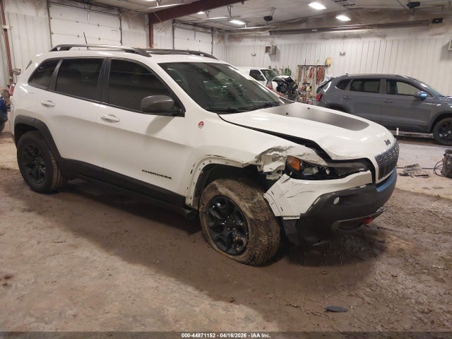 Salvage Jeep Cherokee Image
