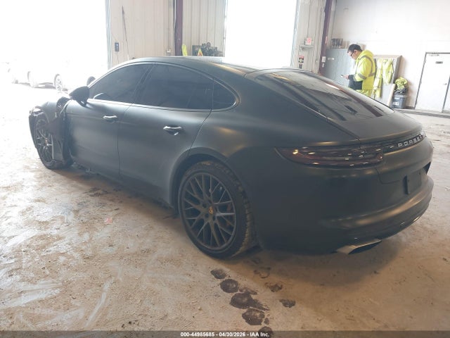 Porsche Panamera 4