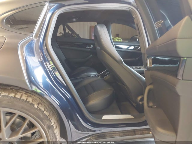Porsche Panamera 4