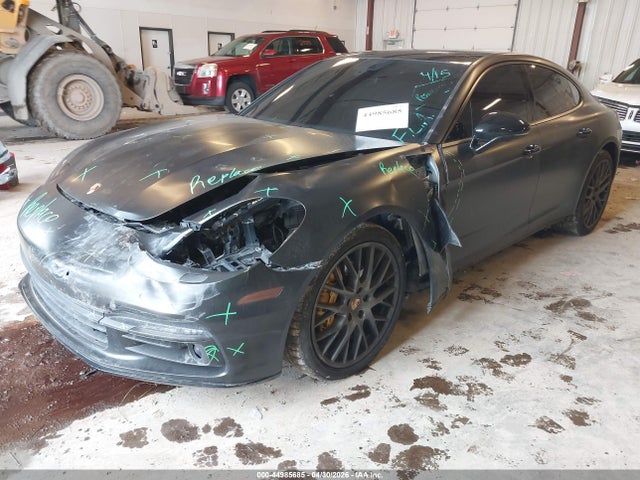 Porsche Panamera 4