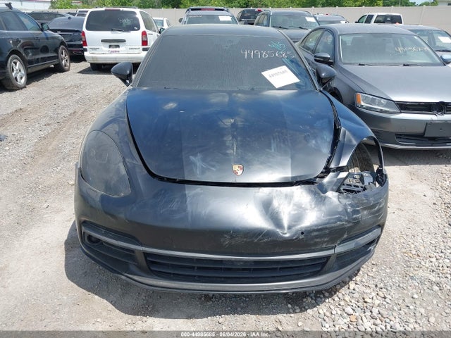 Porsche Panamera 4