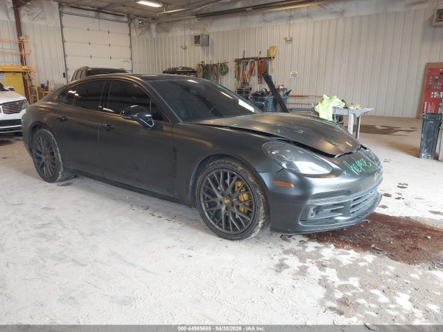 Salvage Porsche Panamera Image