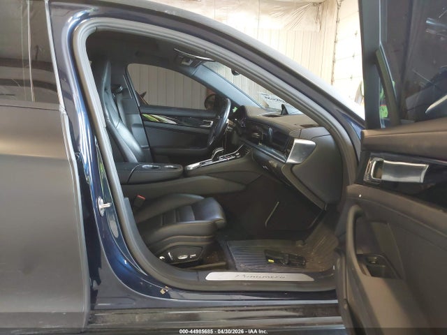 Porsche Panamera 4