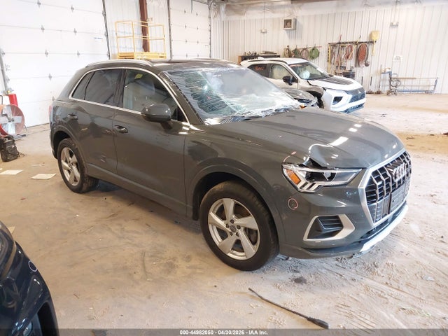 Salvage Audi Q3 Image