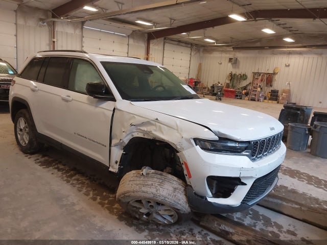 Salvage Jeep Grand Cherokee Image