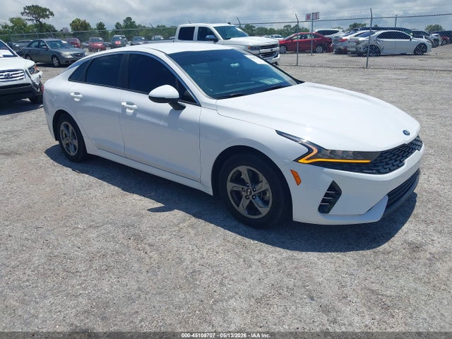 Salvage Kia K5 Image