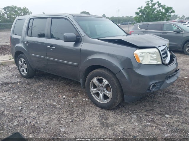 Salvage Honda Pilot Image