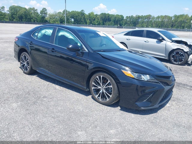 Salvage Toyota Camry Image