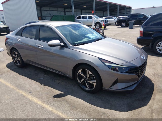 Salvage Hyundai ELANTRA Image