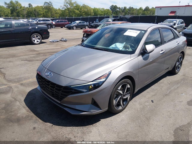 Hyundai ELANTRA Sel