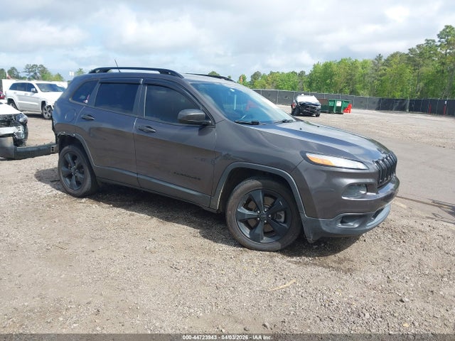 Salvage Jeep Cherokee Image