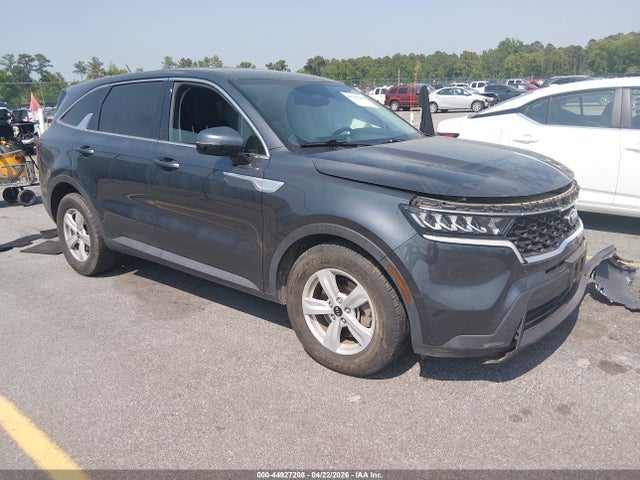 Salvage Kia Sorento Image