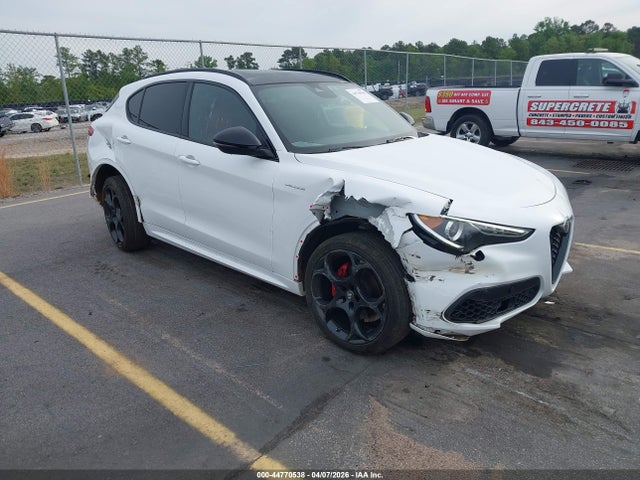 2022 Alfa Romeo Stelvio